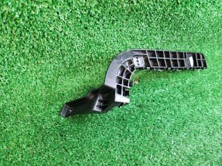 bontott SUZUKI SX4 S-Cross II Bal hátsó Oldal Lökhárító Tartó (Műanyag)