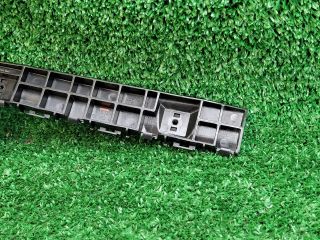 bontott SUZUKI SX4 S-Cross II Bal hátsó Oldal Lökhárító Tartó (Műanyag)