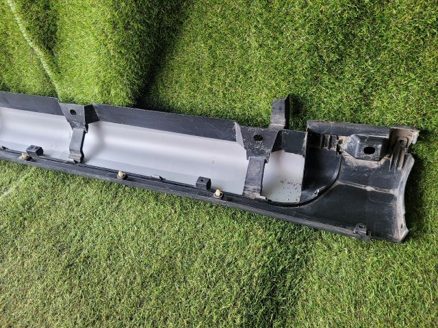 bontott SUZUKI SX4 S-Cross II Bal Küszöb Légterelő