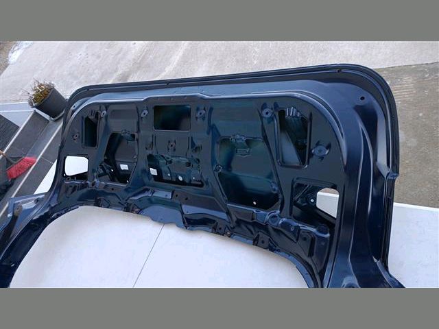 bontott SUZUKI SX4 S-Cross II Csomagtérajtó (Üres lemez)