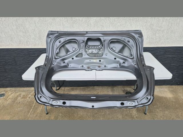 bontott SUZUKI SX4 S-Cross II Csomagtérajtó (Üres lemez)