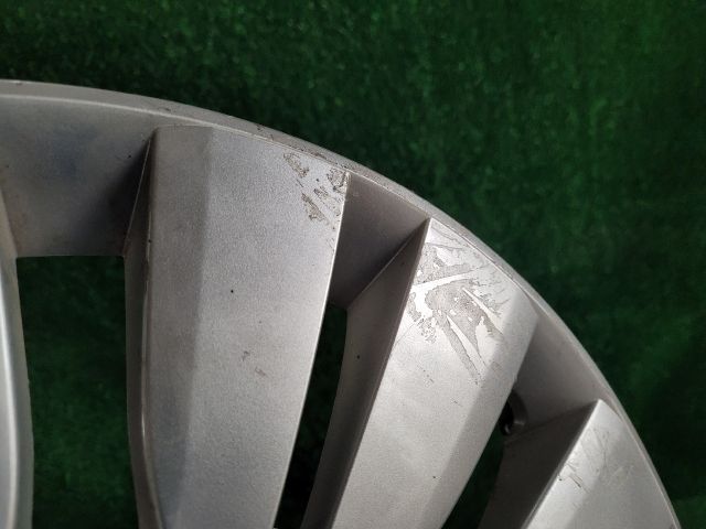 bontott SUZUKI SX4 S-Cross II Dísztárcsa (1 db)