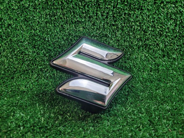 bontott SUZUKI SX4 S-Cross II Első Embléma