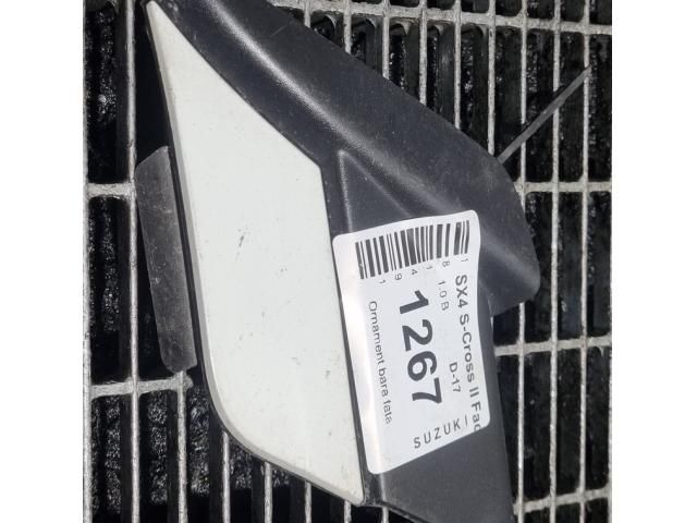 bontott SUZUKI SX4 S-Cross II Első Lökhárító Díszléc