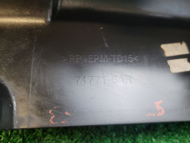 bontott SUZUKI SX4 S-Cross II Első Lökhárító Díszléc