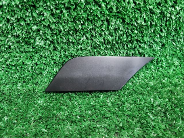 bontott SUZUKI SX4 S-Cross II Első Vonószem Burkolat