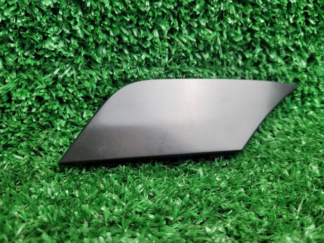 bontott SUZUKI SX4 S-Cross II Első Vonószem Burkolat