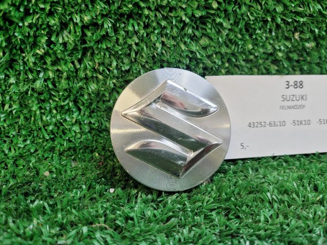 bontott SUZUKI SX4 S-Cross II Felniközép (1 db)