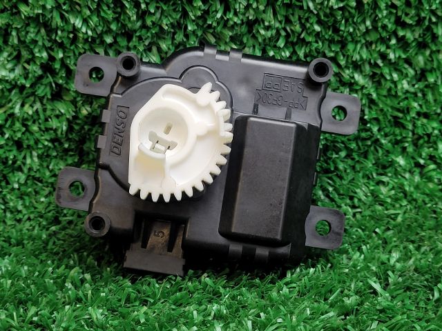 bontott SUZUKI SX4 S-Cross II Fűtés Állító Motor