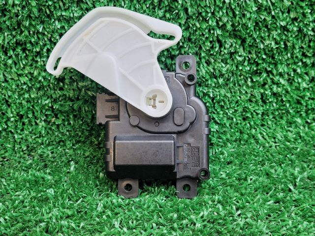 bontott SUZUKI SX4 S-Cross II Fűtés Állító Motor