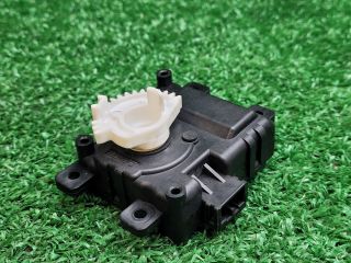 bontott SUZUKI SX4 S-Cross II Fűtés Állító Motor