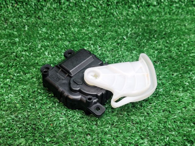 bontott SUZUKI SX4 S-Cross II Fűtés Állító Motor