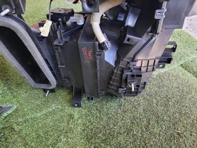 bontott SUZUKI SX4 S-Cross II Fűtés Box