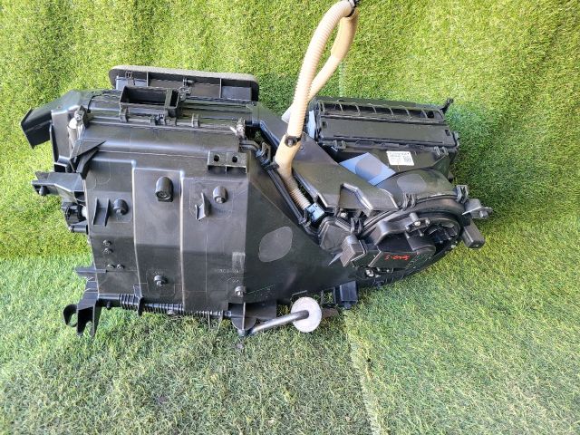 bontott SUZUKI SX4 S-Cross II Fűtés Box