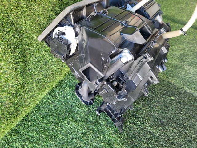 bontott SUZUKI SX4 S-Cross II Fűtés Box