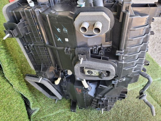 bontott SUZUKI SX4 S-Cross II Fűtés Box