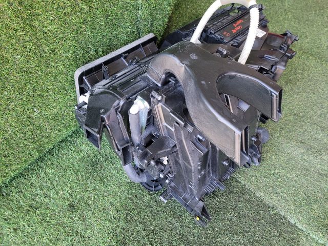 bontott SUZUKI SX4 S-Cross II Fűtés Box