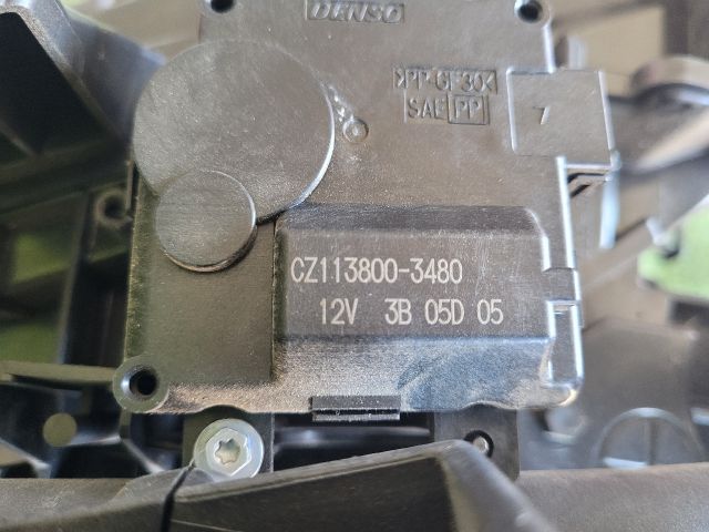 bontott SUZUKI SX4 S-Cross II Fűtés Box