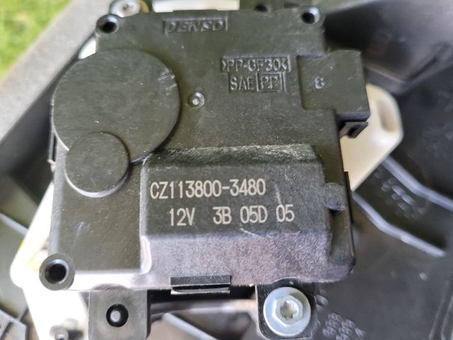 bontott SUZUKI SX4 S-Cross II Fűtés Box