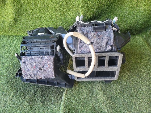 bontott SUZUKI SX4 S-Cross II Fűtés Box