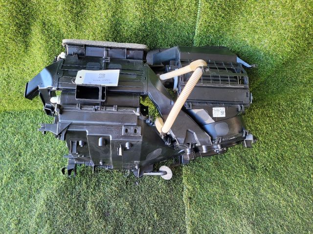 bontott SUZUKI SX4 S-Cross II Fűtés Box