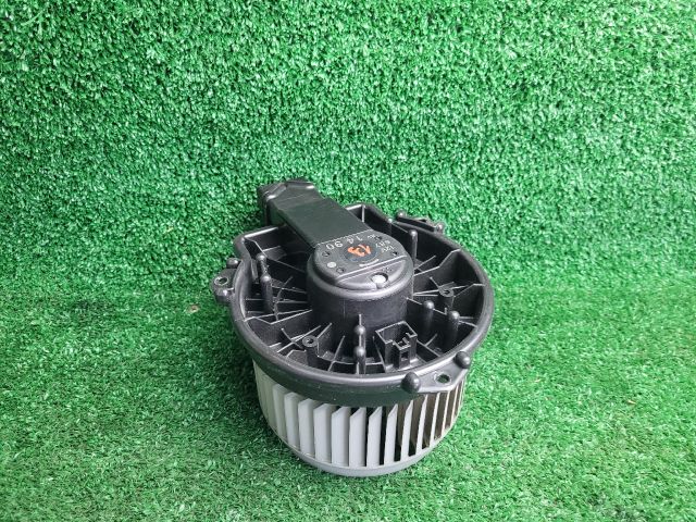 bontott SUZUKI SX4 S-Cross II Fűtőmotor (Klímás)