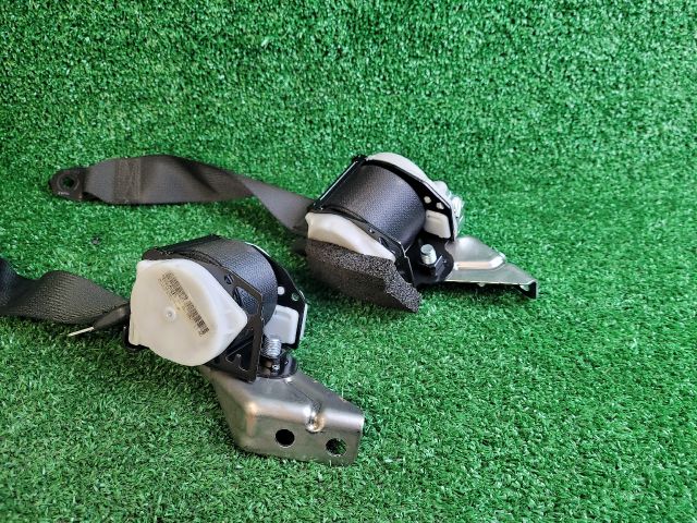 bontott SUZUKI SX4 S-Cross II Hátsó Biztonsági Öv Szett