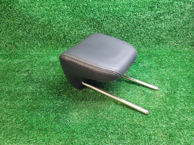 bontott SUZUKI SX4 S-Cross II Hátsó Fejtámla