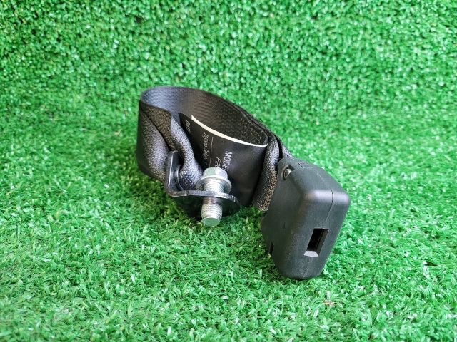 bontott SUZUKI SX4 S-Cross II Hátsó középső Biztonsági Öv Csat