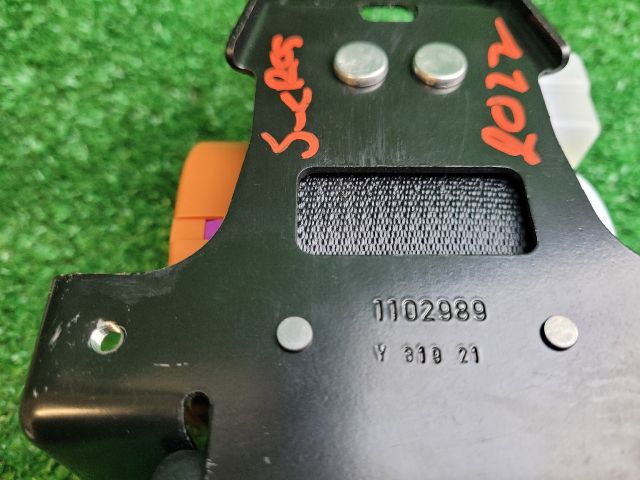 bontott SUZUKI SX4 S-Cross II Hátsó középső Biztonsági Öv