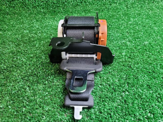 bontott SUZUKI SX4 S-Cross II Hátsó középső Biztonsági Öv