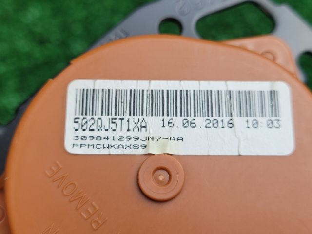 bontott SUZUKI SX4 S-Cross II Hátsó középső Biztonsági Öv