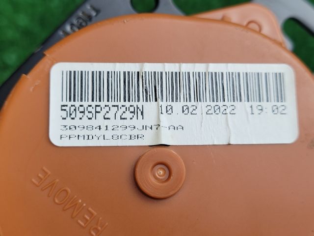 bontott SUZUKI SX4 S-Cross II Hátsó középső Biztonsági Öv