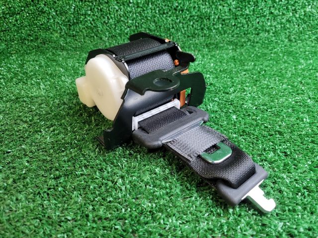 bontott SUZUKI SX4 S-Cross II Hátsó középső Biztonsági Öv