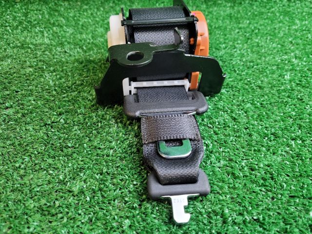 bontott SUZUKI SX4 S-Cross II Hátsó középső Biztonsági Öv