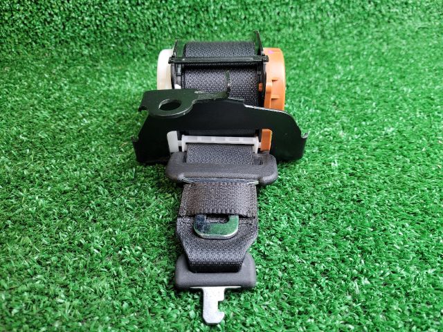 bontott SUZUKI SX4 S-Cross II Hátsó középső Biztonsági Öv