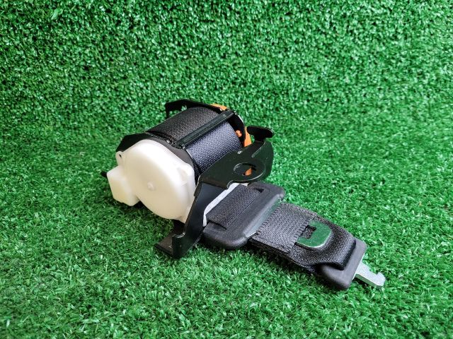 bontott SUZUKI SX4 S-Cross II Hátsó középső Biztonsági Öv