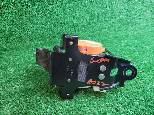 bontott SUZUKI SX4 S-Cross II Hátsó középső Biztonsági Öv