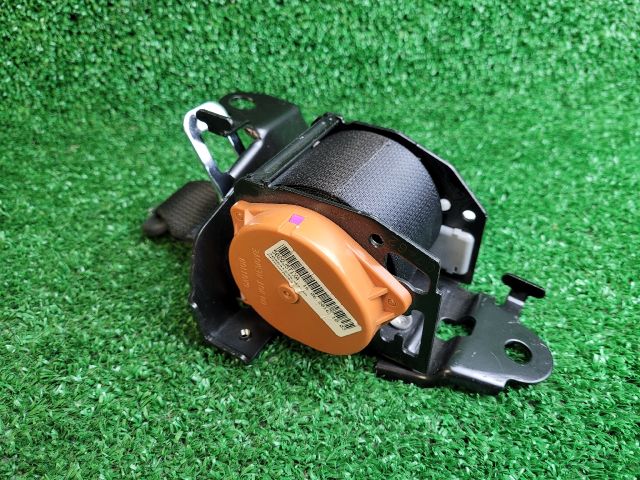 bontott SUZUKI SX4 S-Cross II Hátsó középső Biztonsági Öv