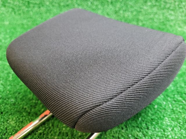 bontott SUZUKI SX4 S-Cross II Hátsó középső Fejtámla