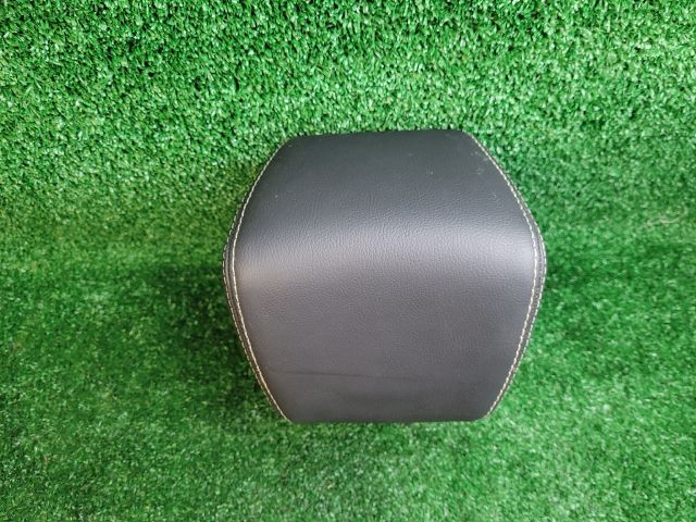 bontott SUZUKI SX4 S-Cross II Hátsó középső Fejtámla