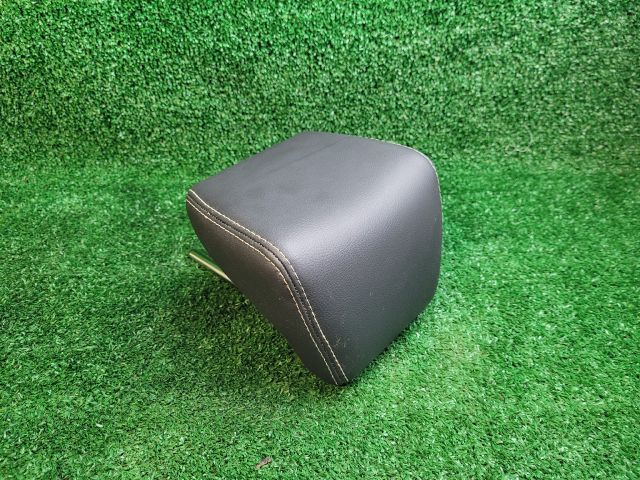 bontott SUZUKI SX4 S-Cross II Hátsó középső Fejtámla