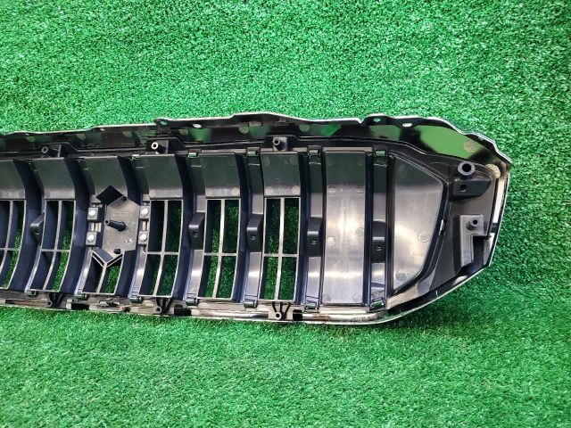 bontott SUZUKI SX4 S-Cross II Hűtőrács