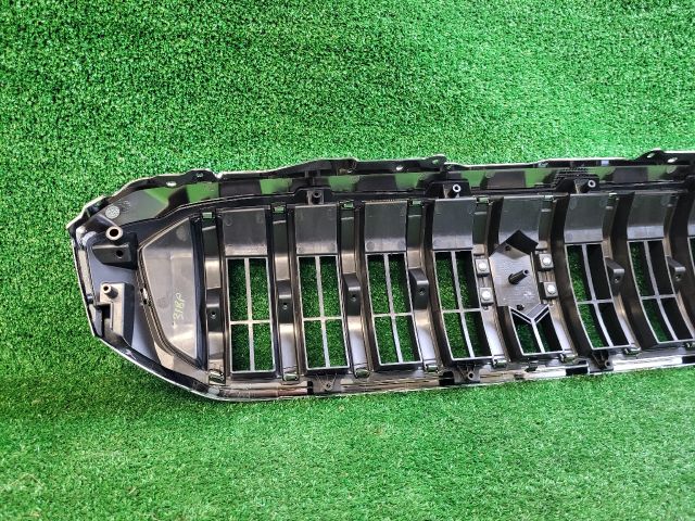 bontott SUZUKI SX4 S-Cross II Hűtőrács