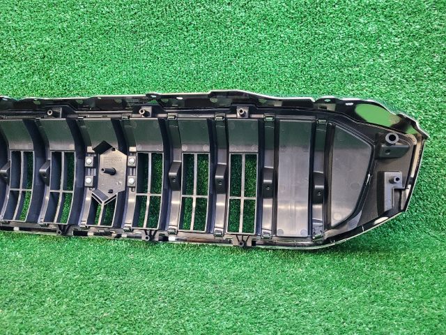 bontott SUZUKI SX4 S-Cross II Hűtőrács