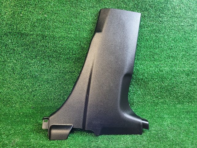 bontott SUZUKI SX4 S-Cross II Jobb B Oszlop Burkolat