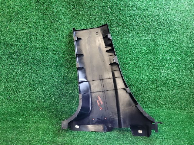 bontott SUZUKI SX4 S-Cross II Jobb B Oszlop Burkolat