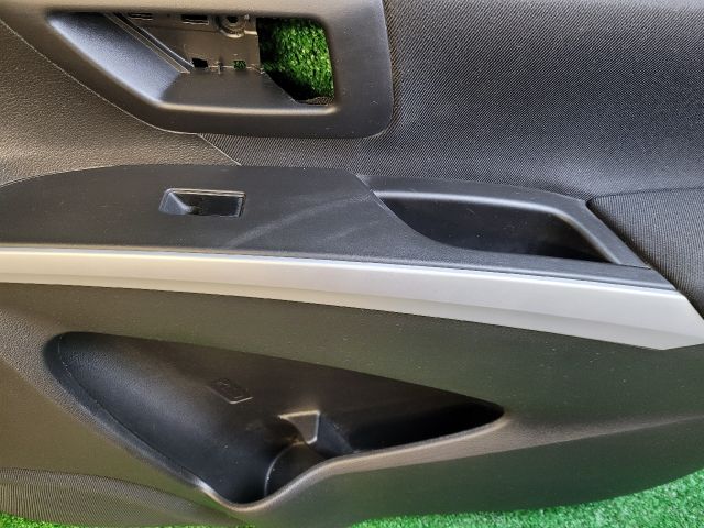 bontott SUZUKI SX4 S-Cross II Jobb első Ajtó Kárpit