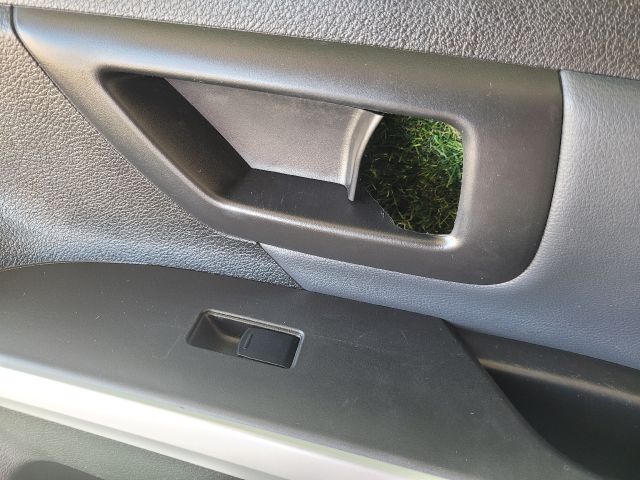 bontott SUZUKI SX4 S-Cross II Jobb első Ajtó Kárpit