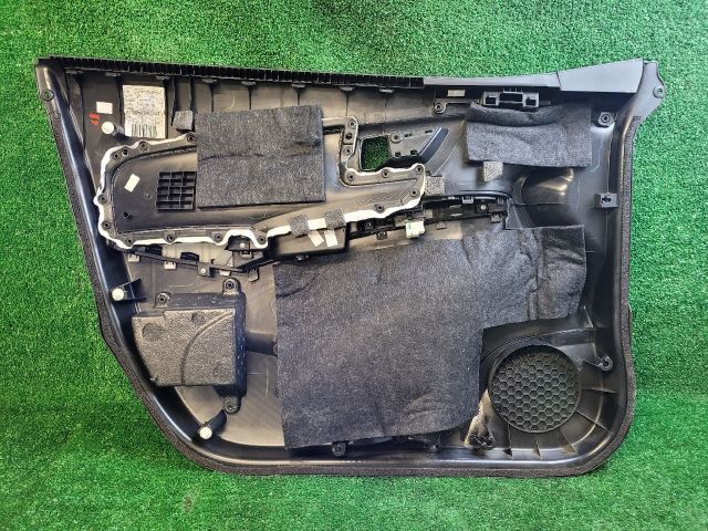 bontott SUZUKI SX4 S-Cross II Jobb első Ajtó Kárpit